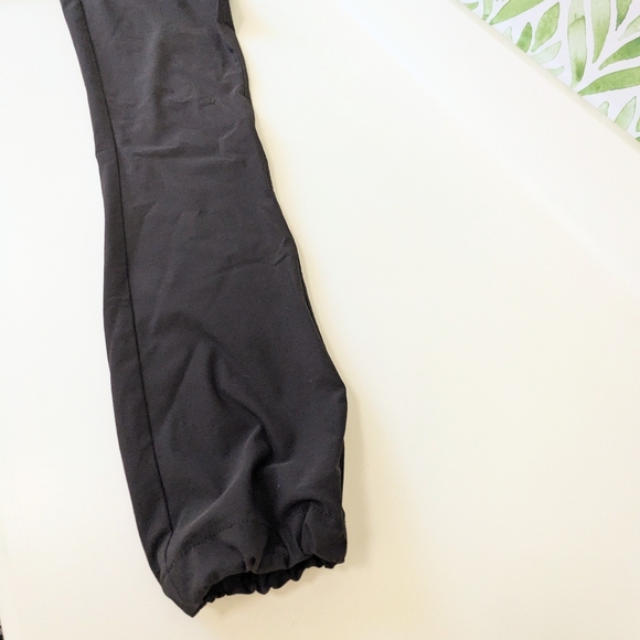 Black Athleta workout slim leg pants 8 tall - Picture 9 of 12
